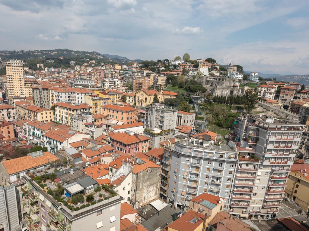 Guesthouse Il Grattacielo Sul Golfo La Spezia Exterior photo