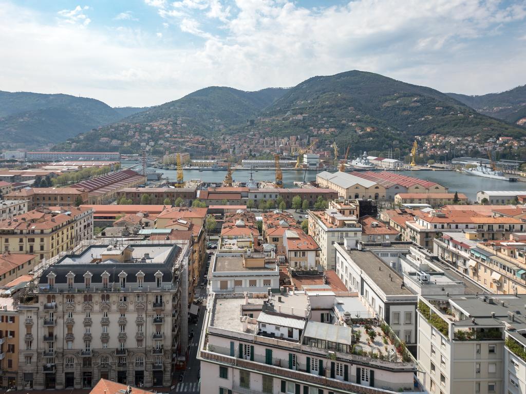 Guesthouse Il Grattacielo Sul Golfo La Spezia Exterior photo