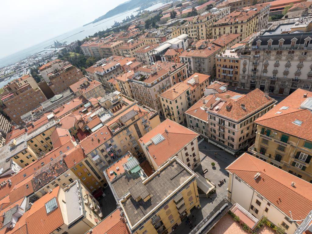 Guesthouse Il Grattacielo Sul Golfo La Spezia Exterior photo