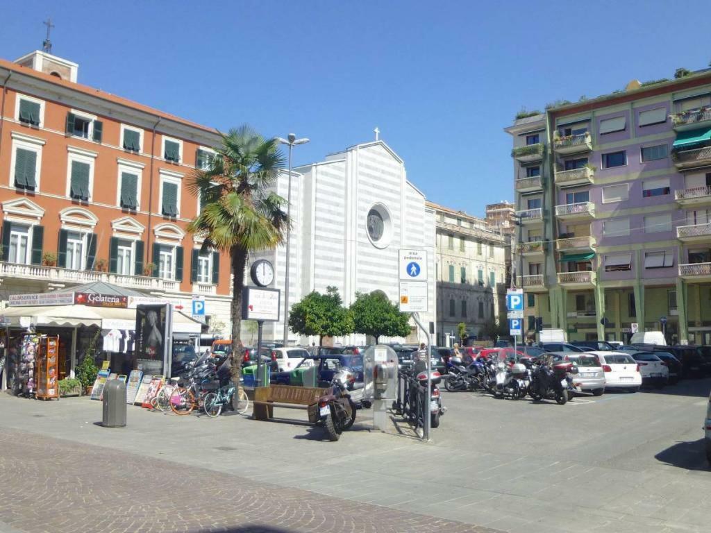 Guesthouse Il Grattacielo Sul Golfo La Spezia Exterior photo